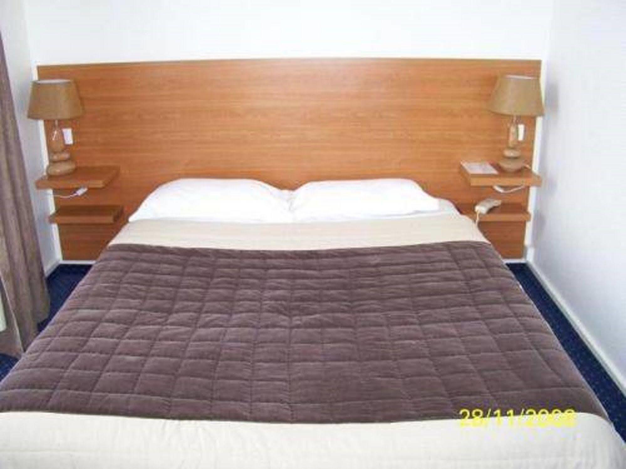 Normotel La Marine 76 Caudebec-en-Caux Buitenkant foto